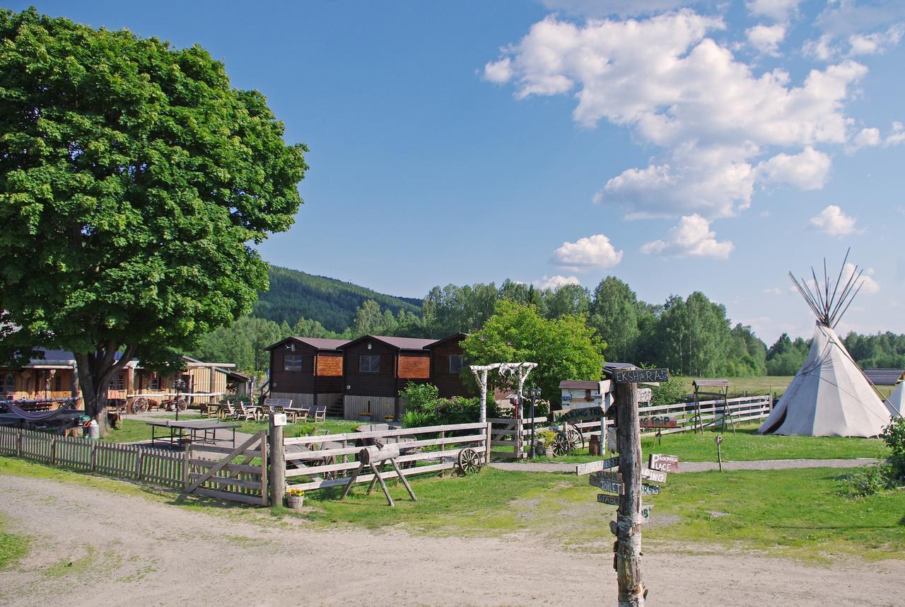 Sun Dance Ranch Panzió Ekshärad Kültér fotó